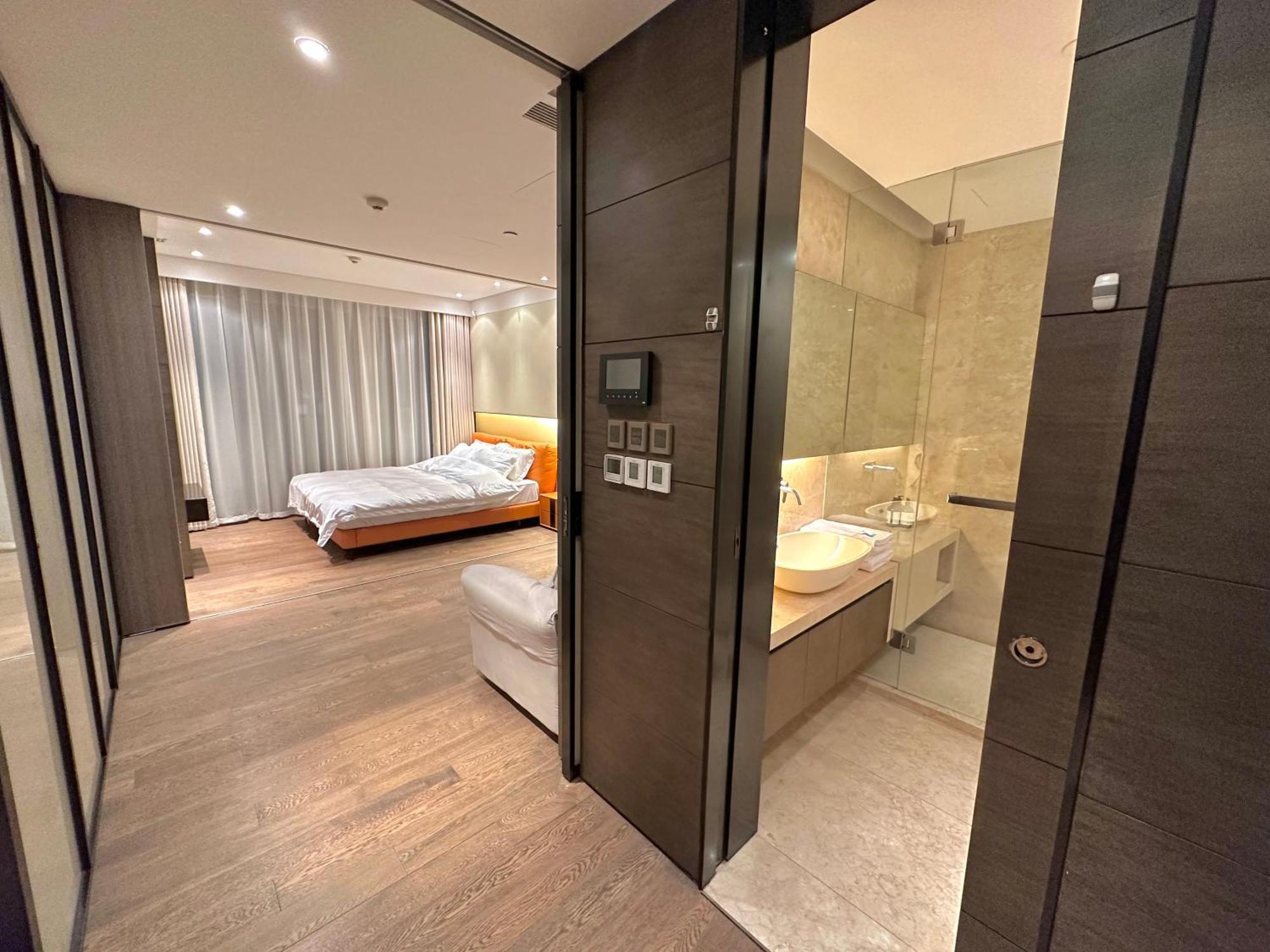 Zhome-deplex Luxury Apartment-near The Bund *